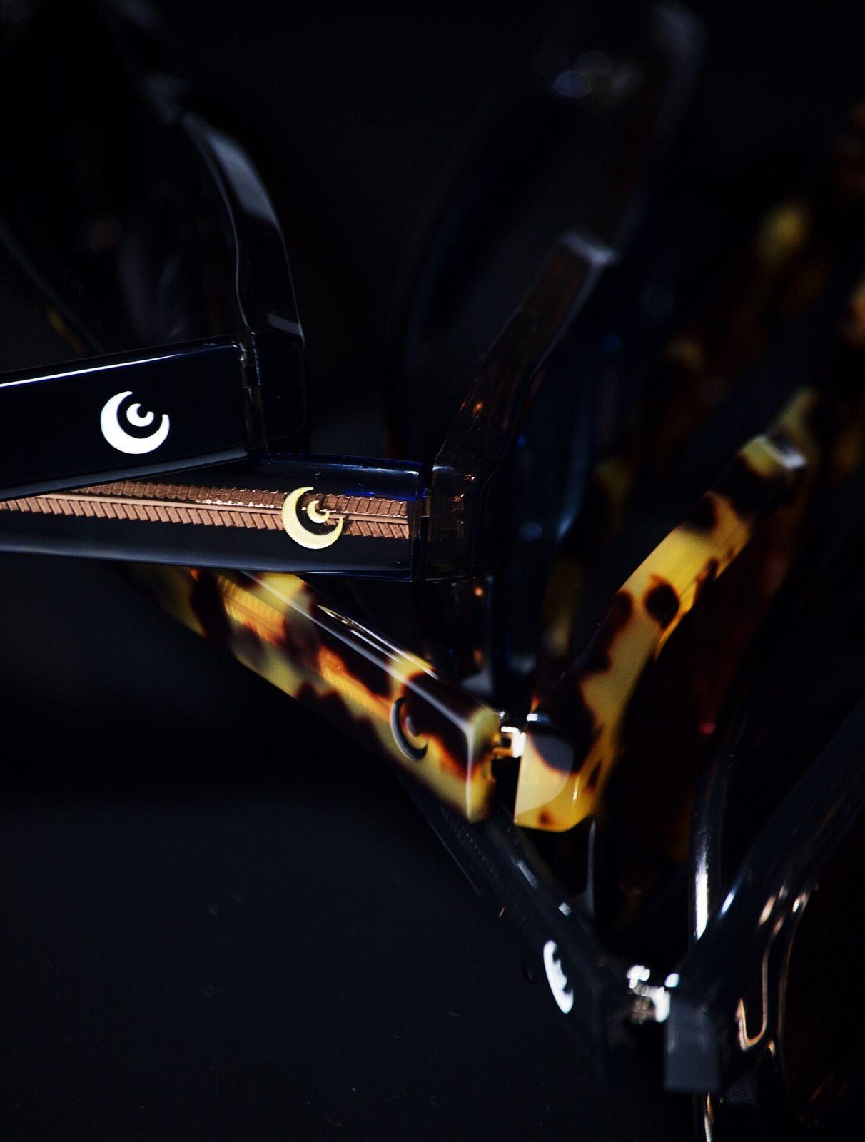 Moonglasses, immagine 2